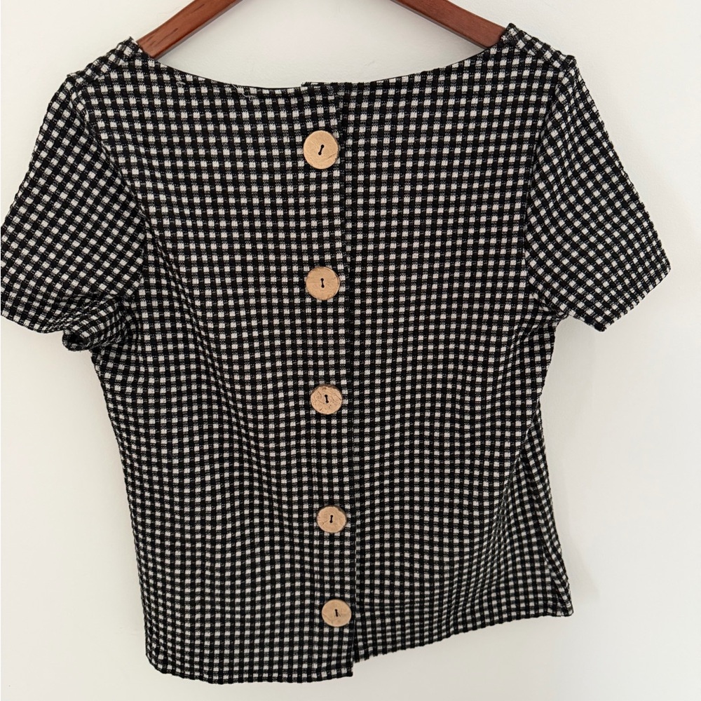 Checkered Top with Buttons - Picture 2 of 4